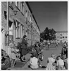 Abrahamsberg folkskola
Exteriör, barn på skolgården