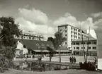 Guldhedens torg
Exteriör Vy över torget m. restaurant, butikslänga och kollektivhus