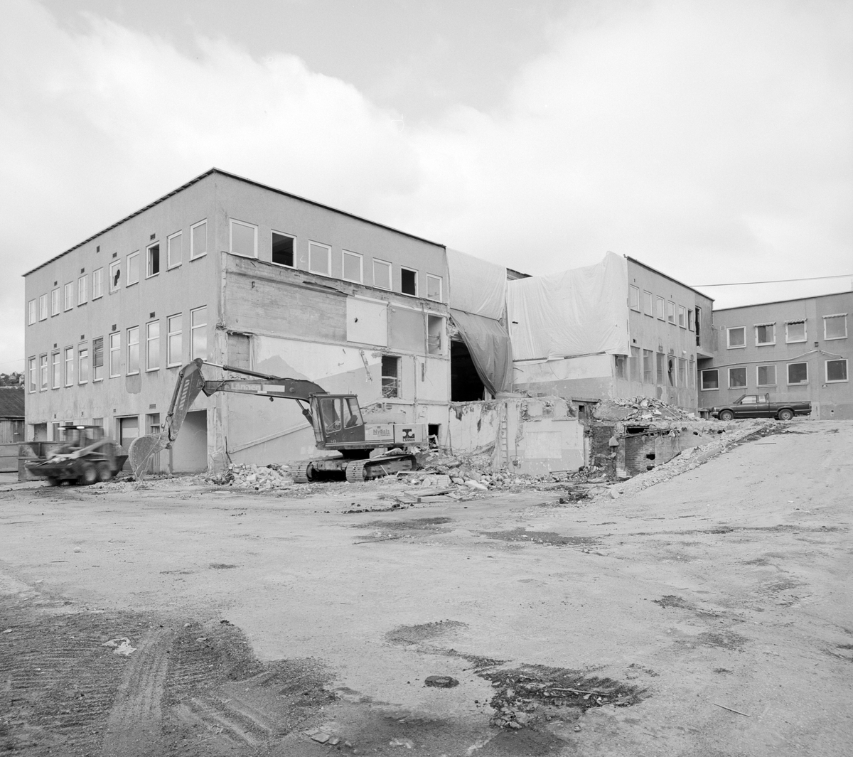 NNS' (Nord-Norges Salgslag) bygning på Hamnneset, fotografert i forbindelse med rivingen.