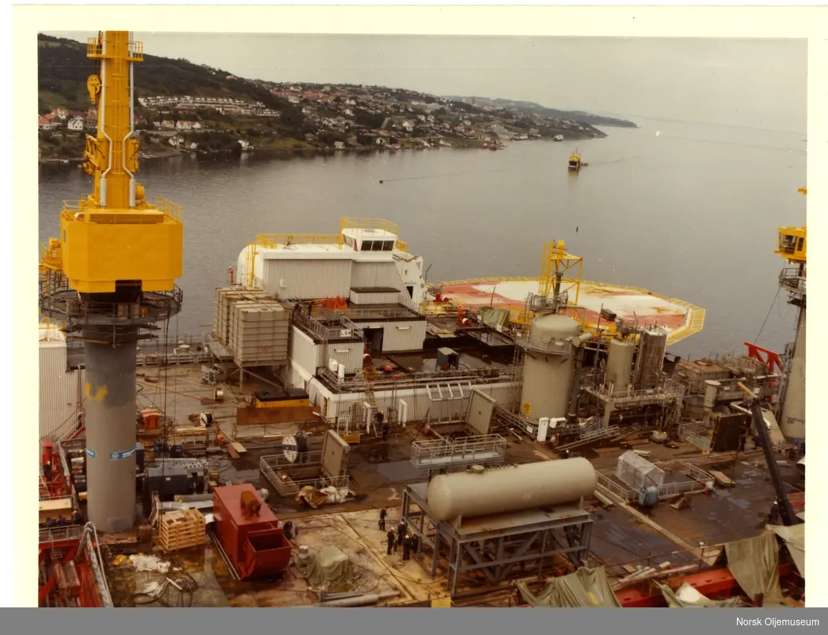 Statfjord B under bygging ved Rosenberg Verft i 1980.