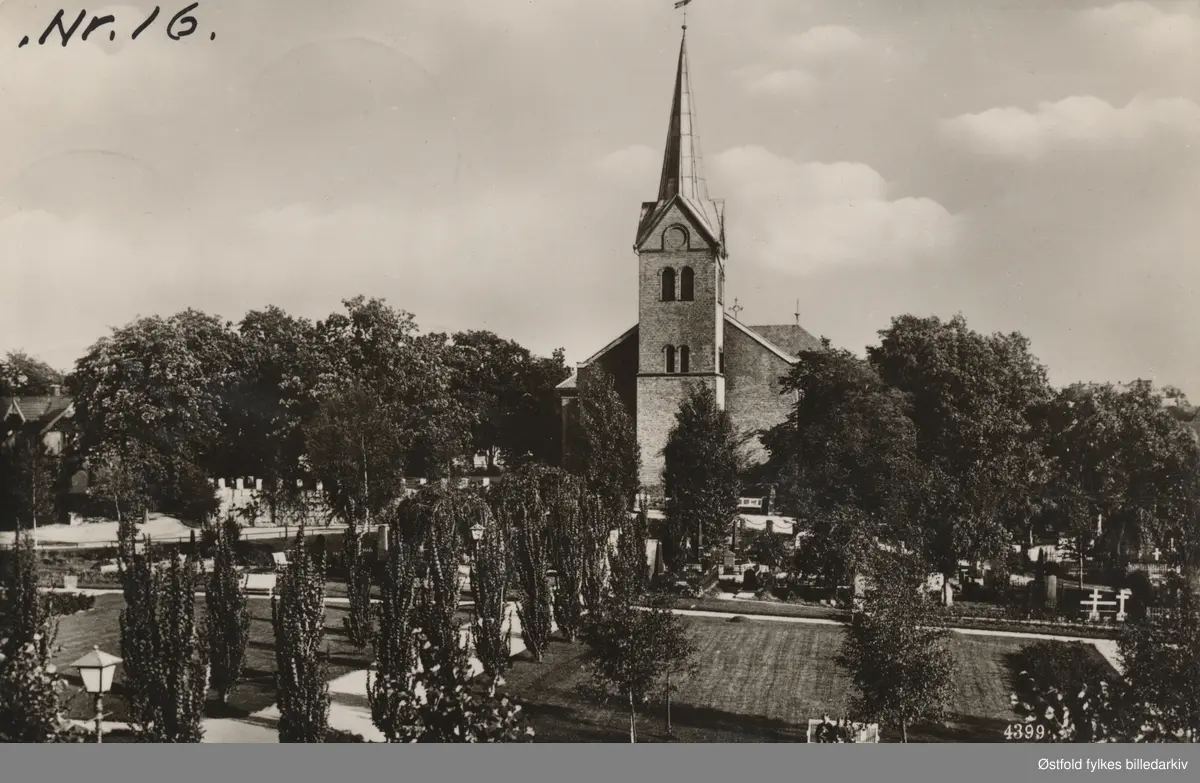 Glemmen kirke og park. Tatt fra Vallefjellet. Bygget i 1852/53, den brant ned til grunnen i 1944. . Postkort.
