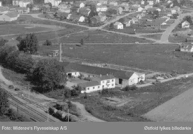 Oversiktsbilde over Stabburet Canning A/S sett mot Halmstad. Heter nå pr 1995 Stabburet A/S, konservesfabr.