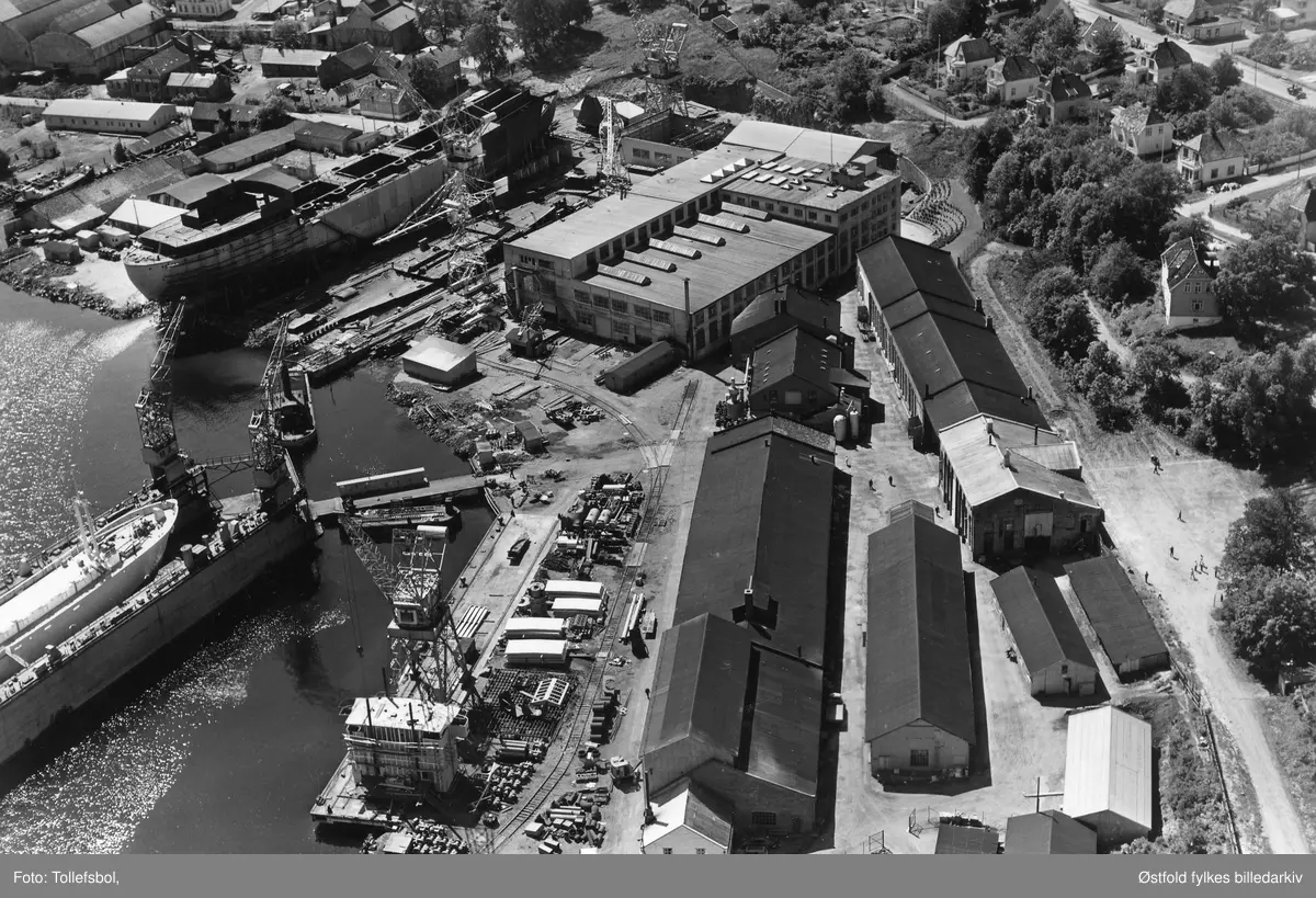 Skråfoto fra Moss Værft og Dokk i Moss i 1956.
