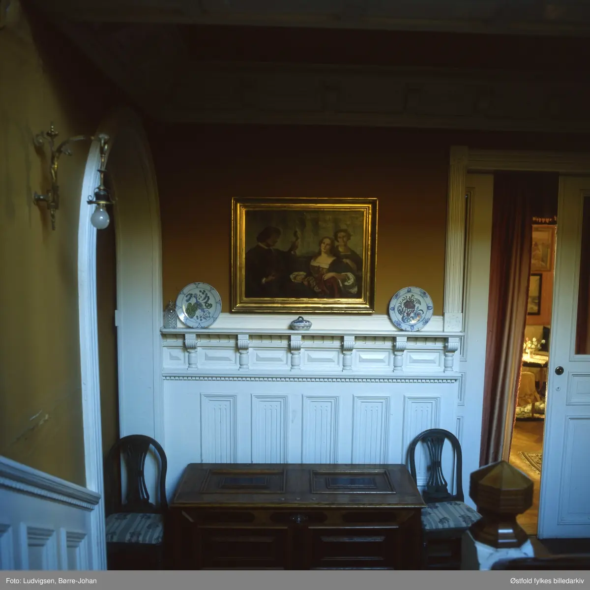 Villa Ekheim, interiør, trapperom, kiste, brystningspanel, maleri,