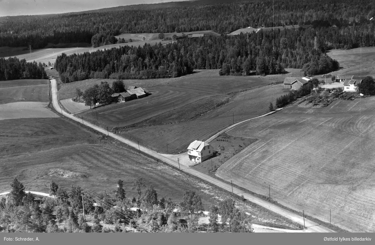 Trandem gård  i Skiptvet, flyfoto 11. juni  1959.
