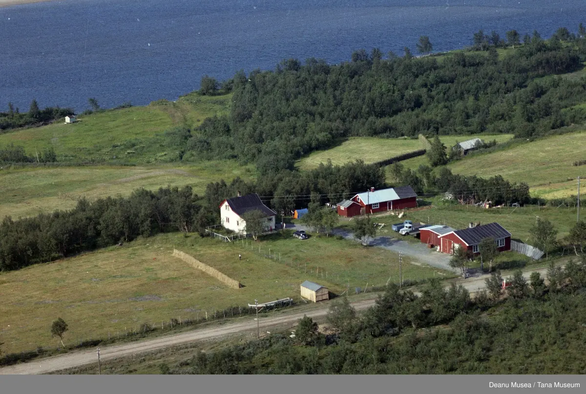 Fjellanger Widerøe flyfoto, Tana Kommune