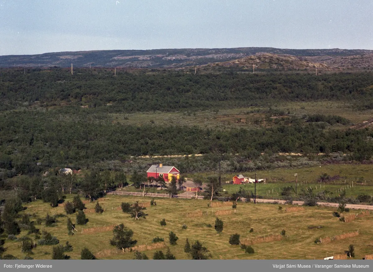 Flyfoto av Njiđgu / Vesterelv i Unjárgga gielda / Nesseby kommune, 1963.