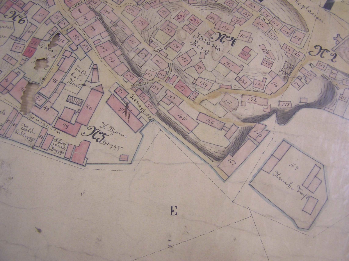 bydel : fra bukta ved stillnestangen til Barthebrygga.
Gamle Kragerø sentrum