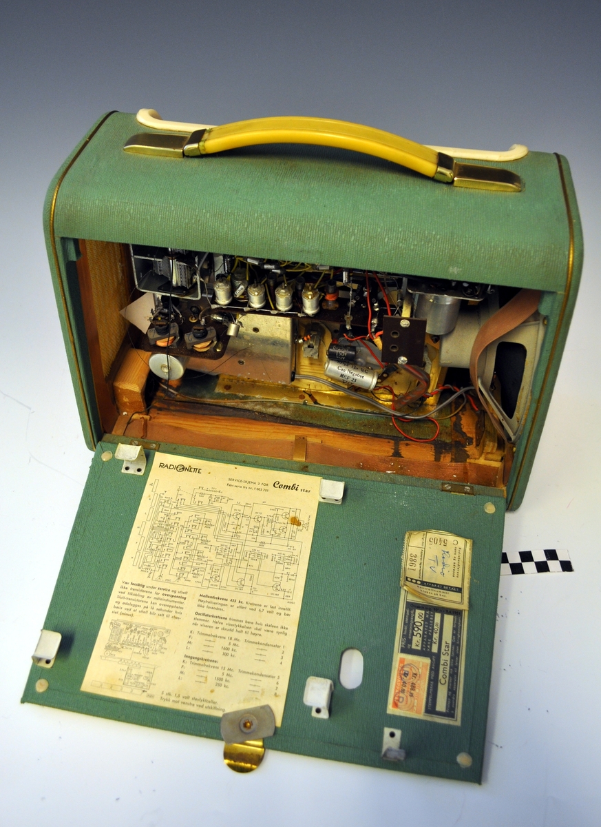 Radionette Combi Star med tilhørende originalt trekk.
