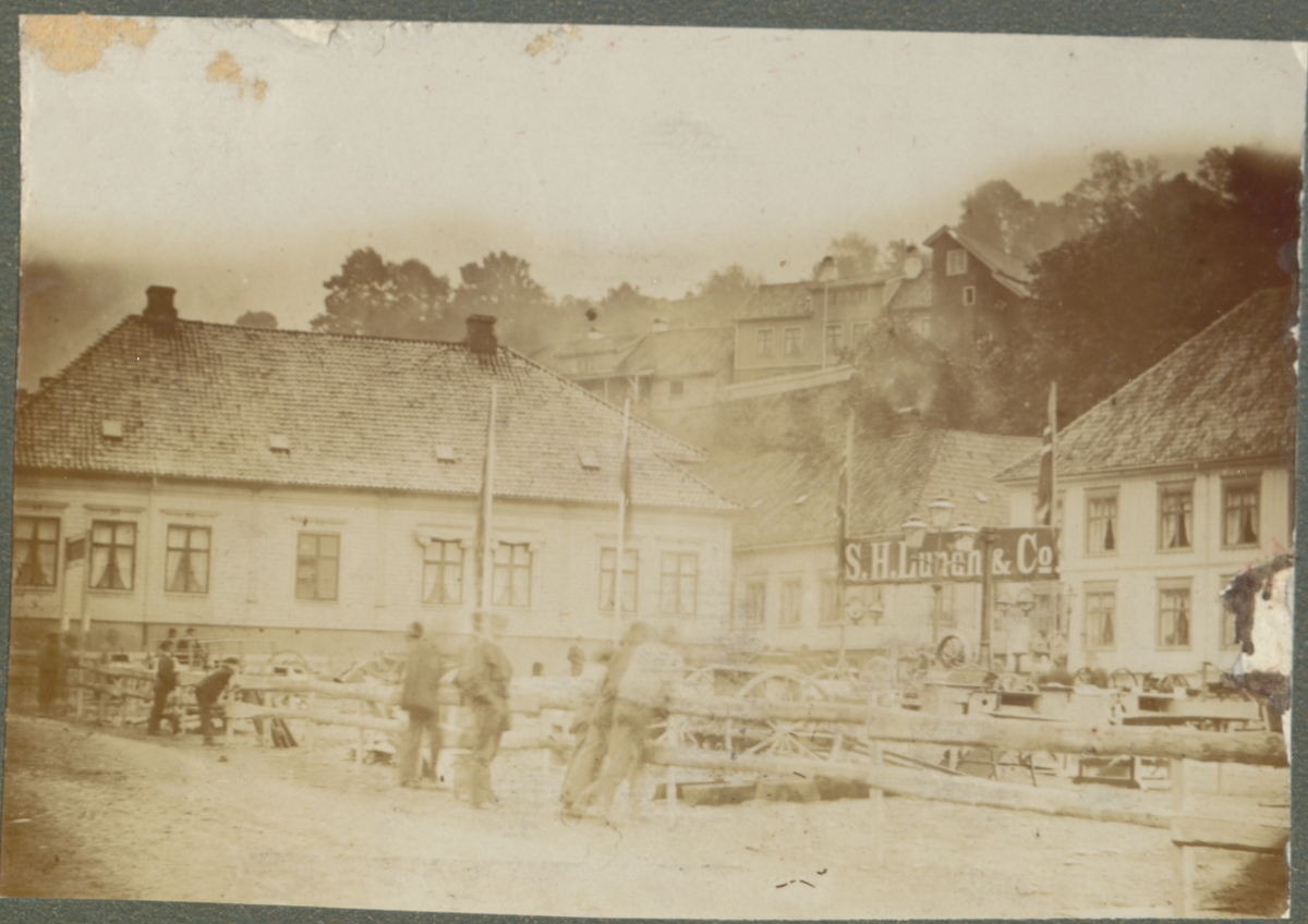 Serie bilder fra gamle Skien før 1886.