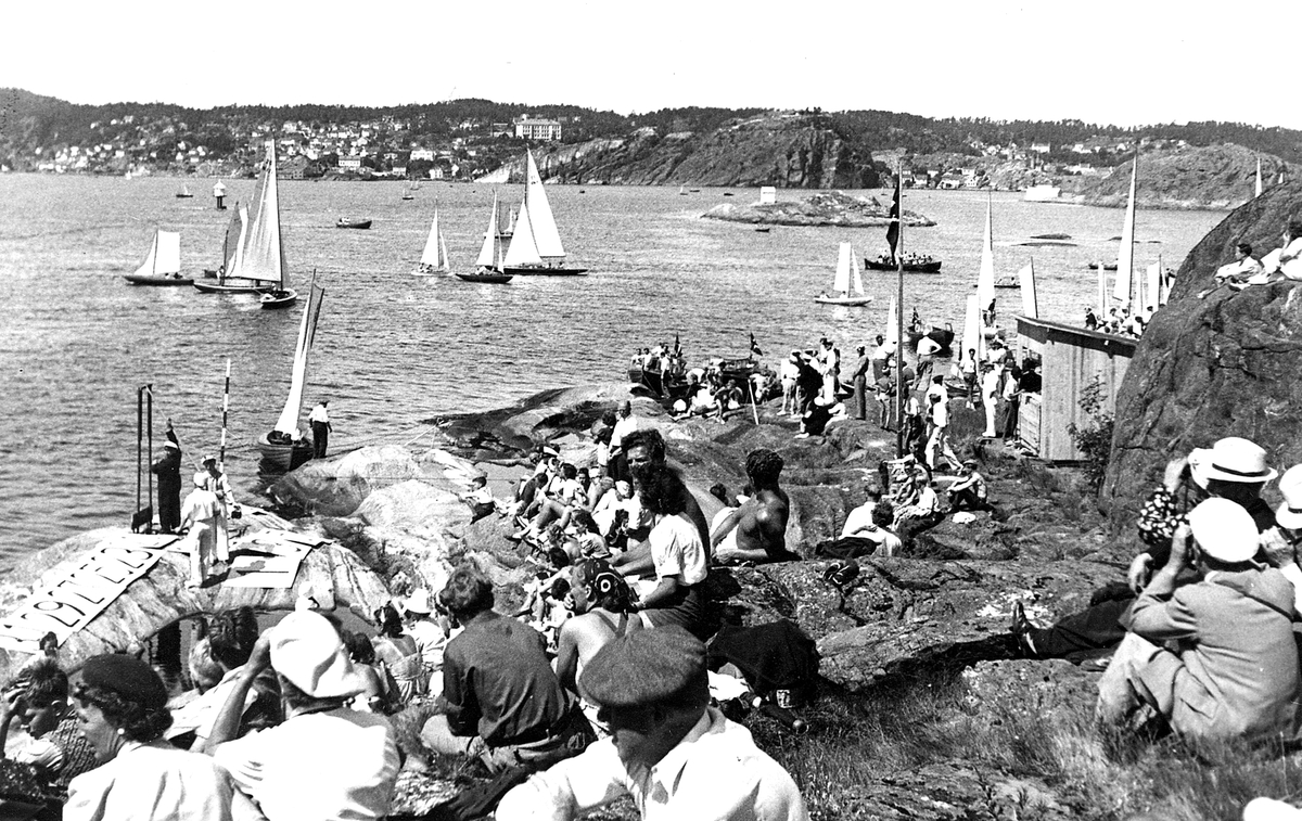 Seilas på Saltneven, Skåtøy, Kragerø. ca. 1960