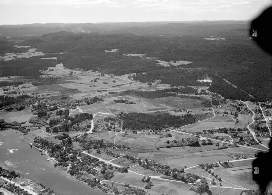 Ulike Widerø flyfoto fra Skien kommune 