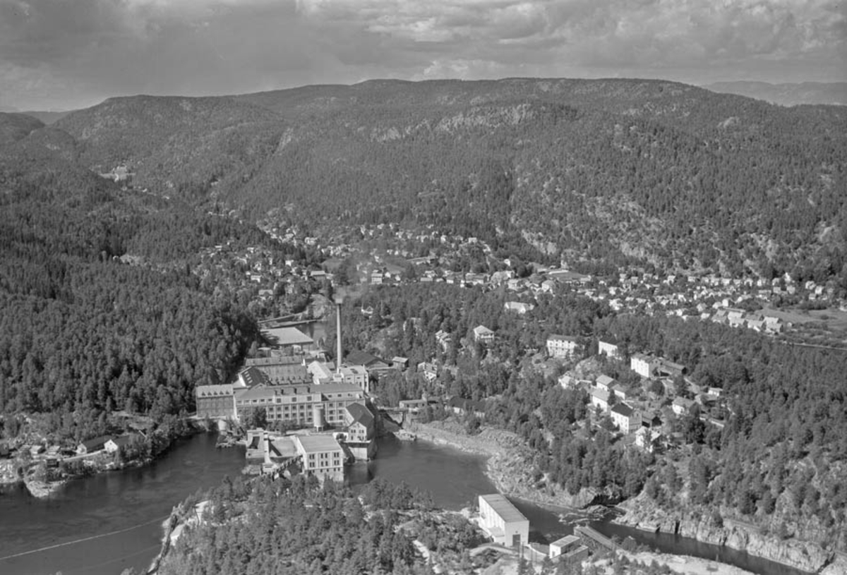 Ulike Widerø flyfoto fra Skien kommune, Skotfoss 