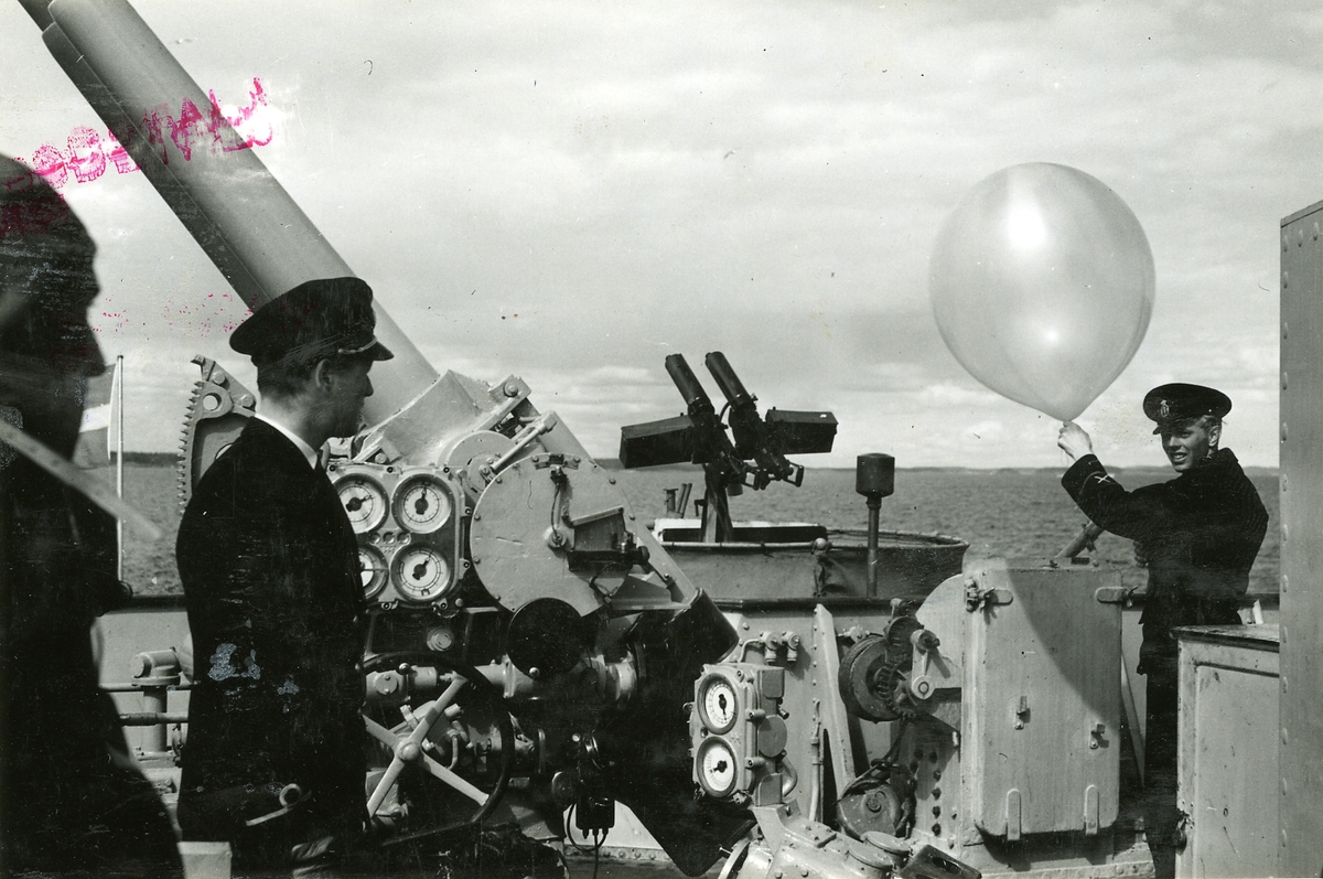 Pilotballong släpps upp.