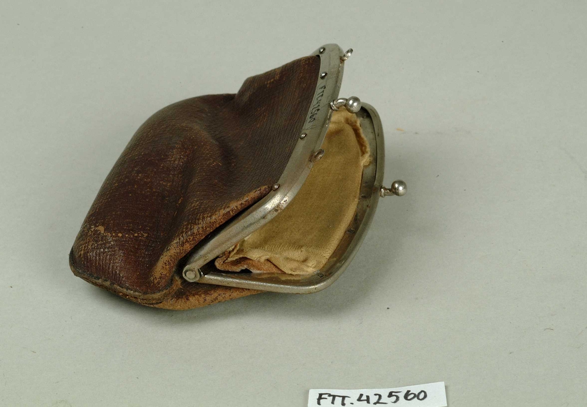 022uM2dJwvoN?dimension=1200x1200