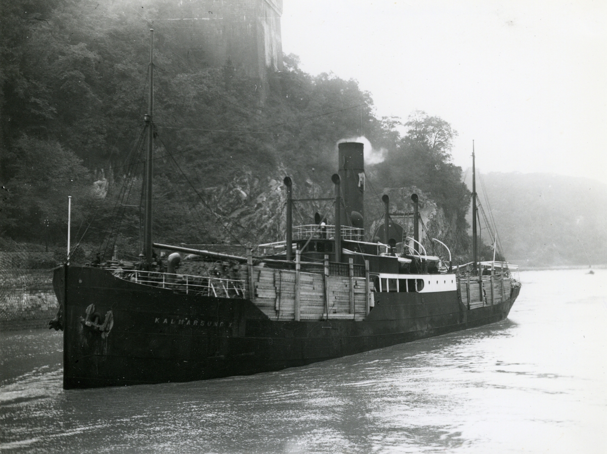Ägare:/1915-54/: Ångbåts AB Kalmarsund. Hemort: Kalmar.