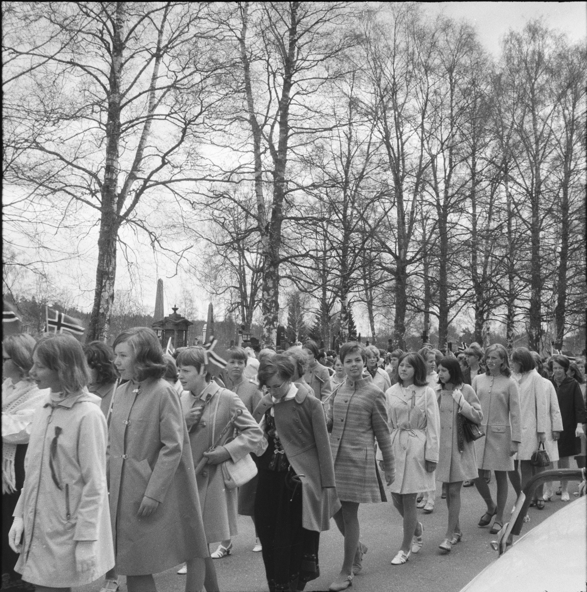 17. mai. Elverum. 
 1960-tallet. 
 Folketog. 