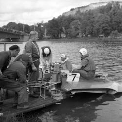 Enligt notering: "Båtracing Kungälv Aug -60".