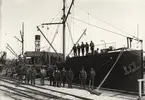 Lastångfartyget LUTTI av Göteborg under kollossning i Visby hamn.