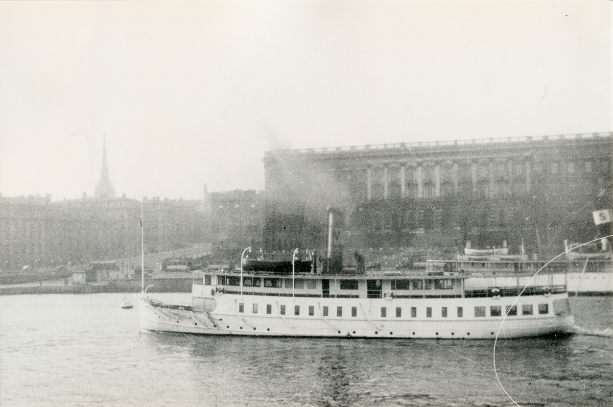 Skärgårdsångaren SALTSJÖN på Strömmen, Stockholm.