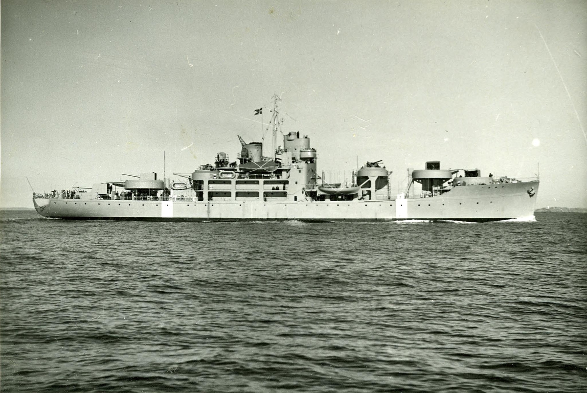 Minkryssaren Älvsnabben på provtur 1943.