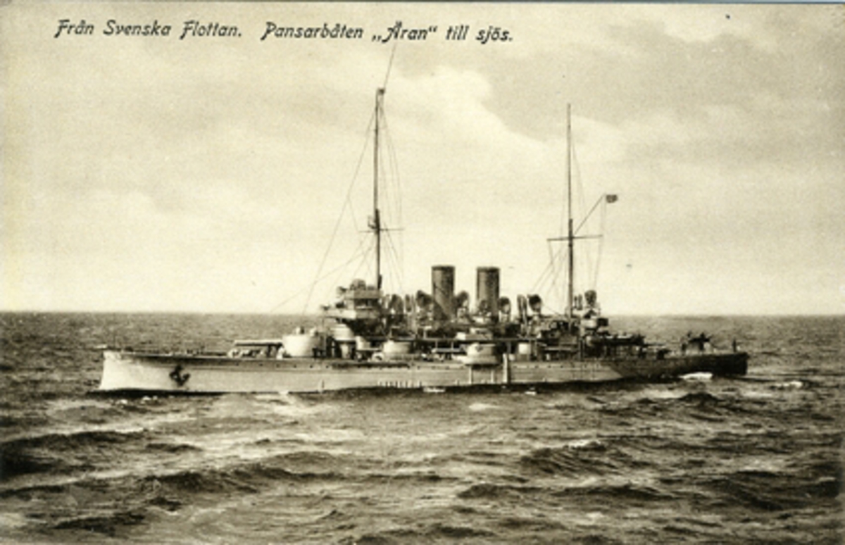 Från svenska Flottan. Pansarbåten "Äran" till sjös.
Import. Axel Eliassons Konstförlag. Stockholm Nr.4180