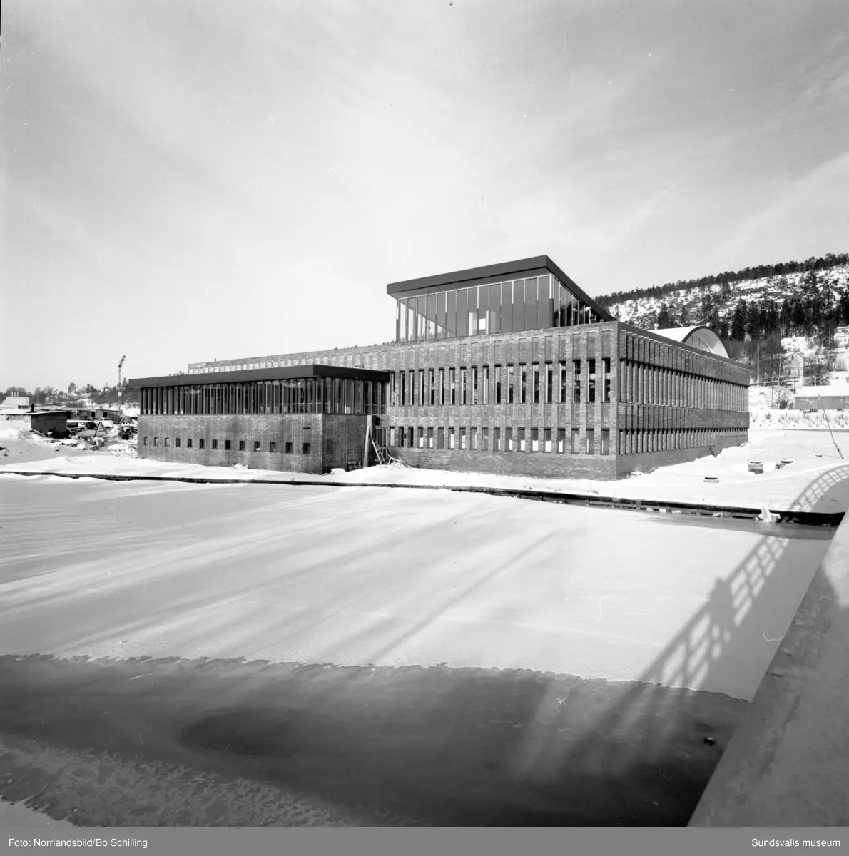Sporthallsbadet i Sundsvall, exteriör- och interiörbilder.