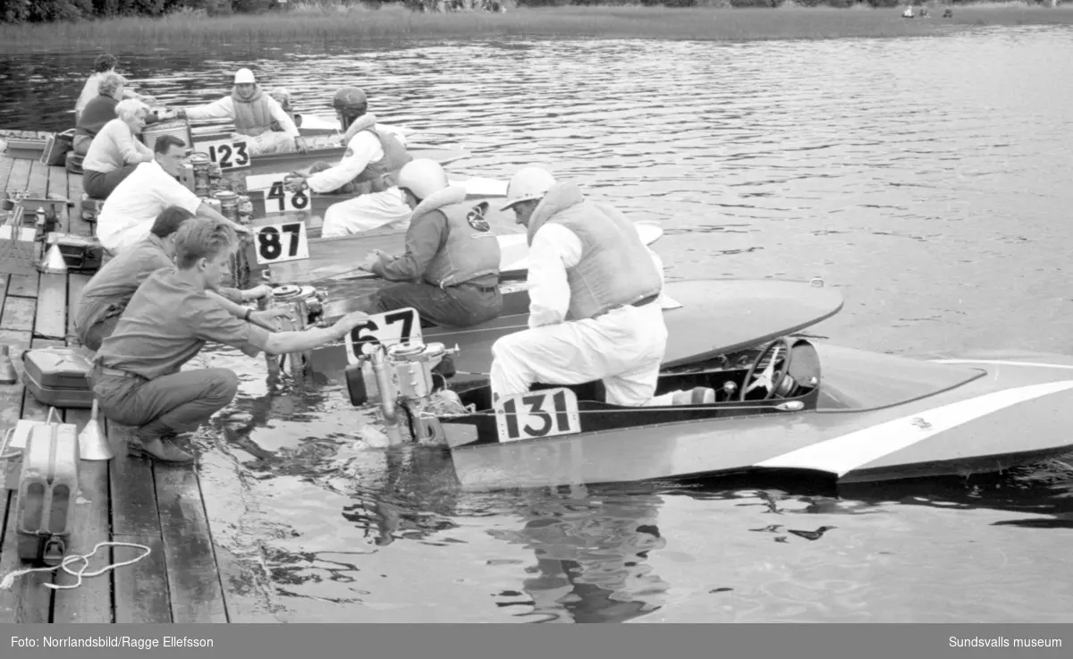 Båtracingtävlingar på Bergsåkerssjön drog storpublik sommaren 1960.