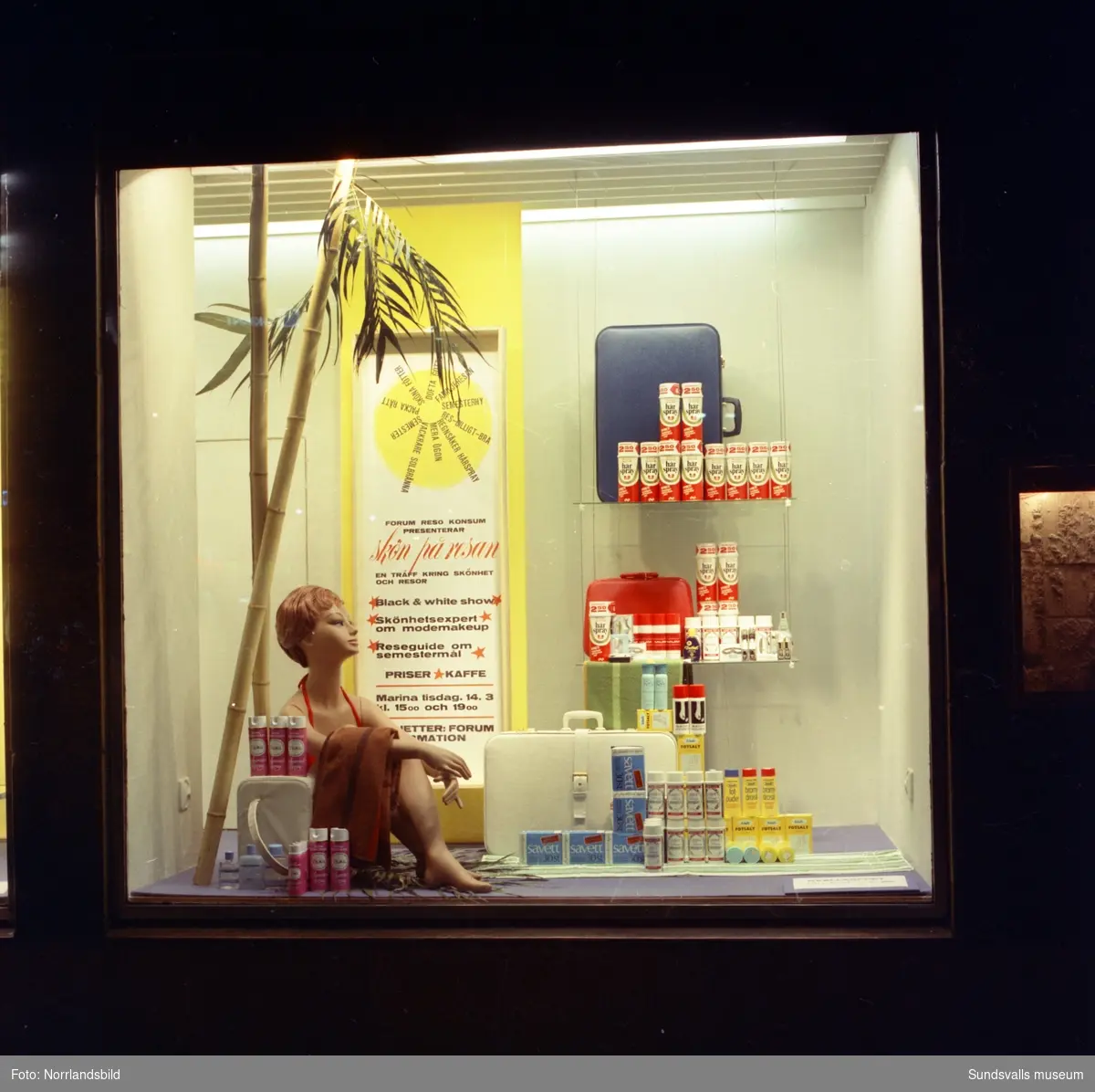 Varuhuset Forums skyltfönster 1967.