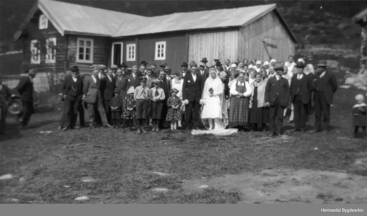 Bryllaupet til Maria, fødd Pålhus, og Lars Hjelmen.