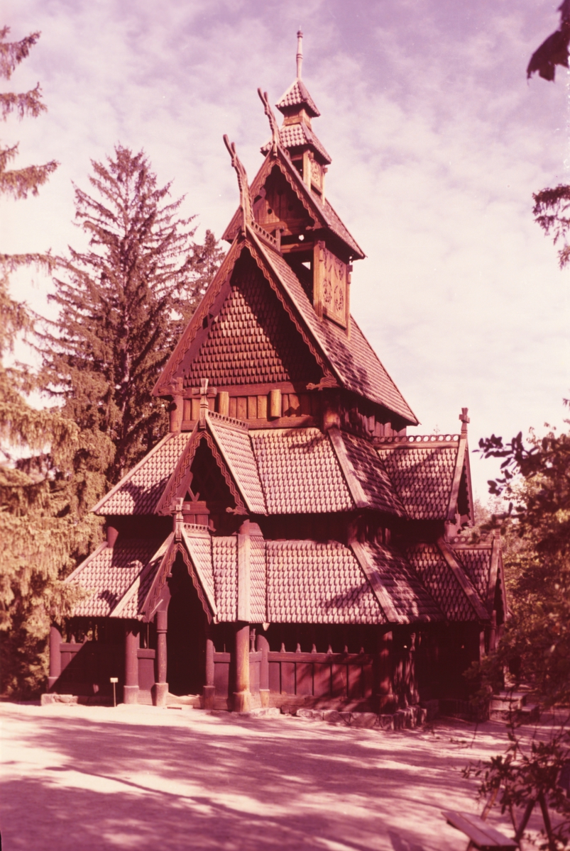 Gol stavkirke på Norsk Folkemuseum. Illustrasjonsbilde fra Nye Bonytt 1978.