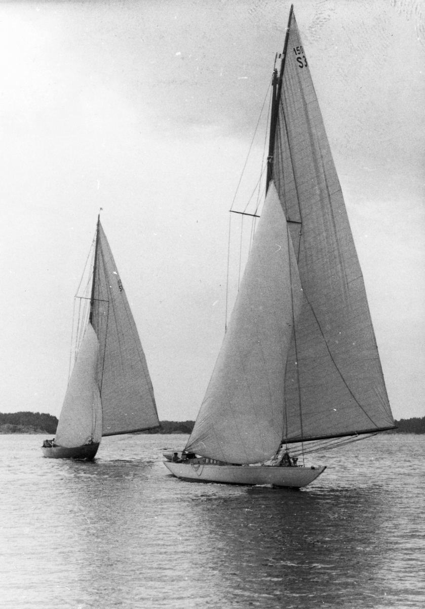 "Ingun och Ebella Pingstdistansseglingen 1922 i Arbodasundet foto: Bertil Norberg"