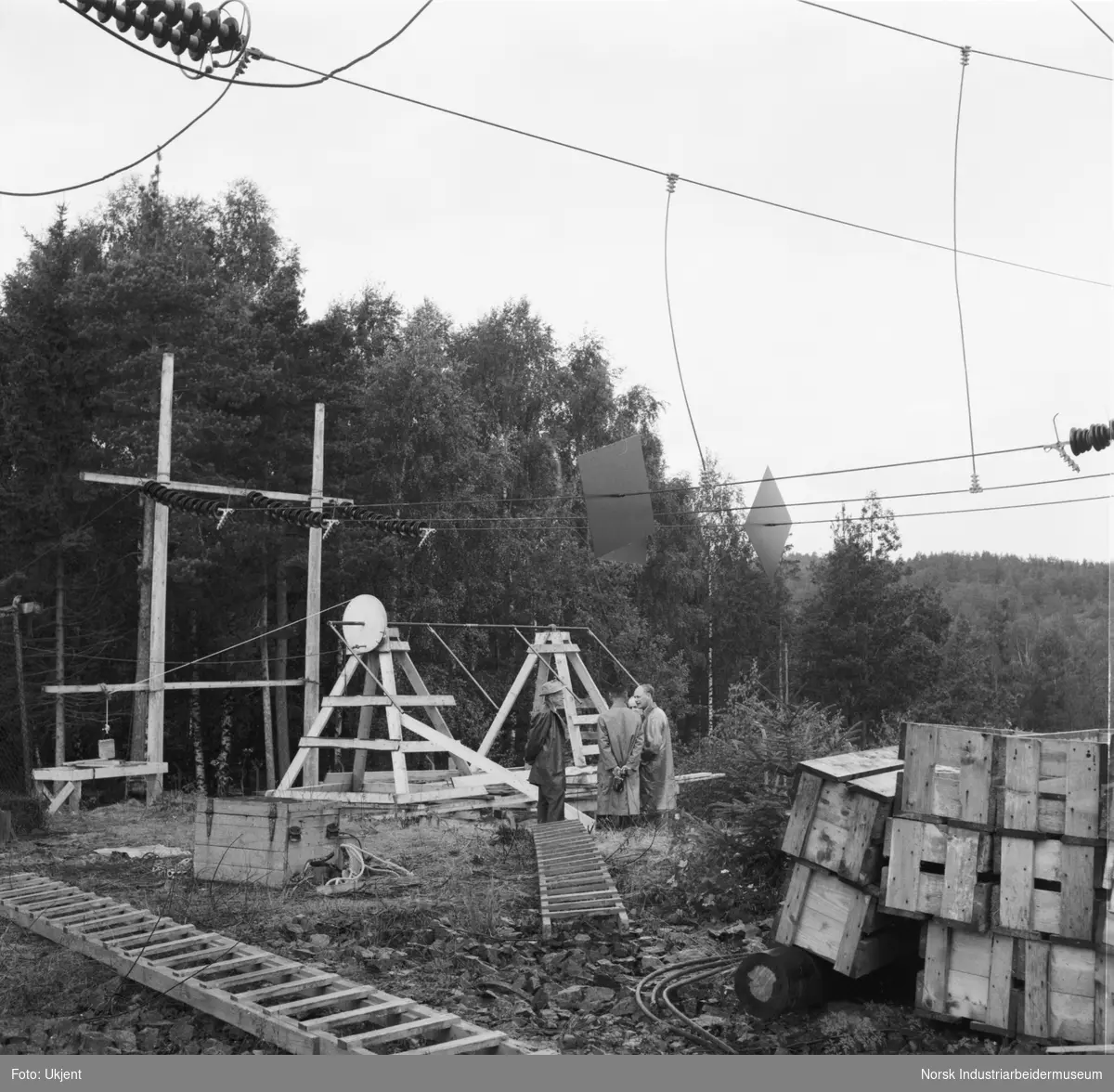 Kortslutningsforsøk på Knardal. Kortslutningsarrangement.