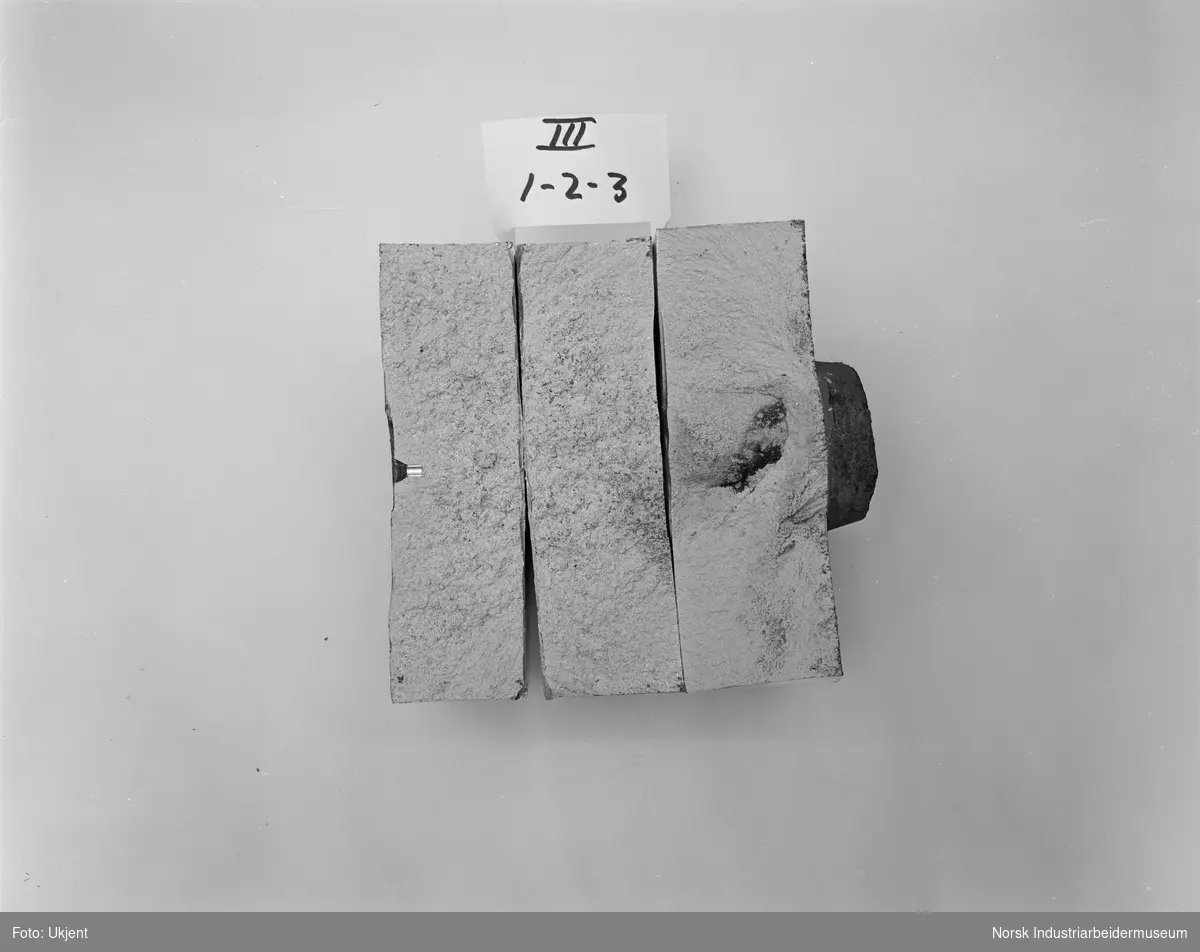 Mg-utstøp, Material. lab. Prøve 3, støpt 8/10/1959.