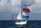 En Albin Viggen seglar för spinnaker.