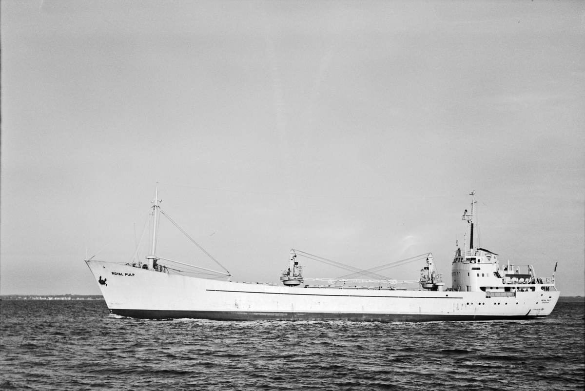 Ägare:/1958-70/: AB Statens Skogsindustrier. Hemort: Stockholm.