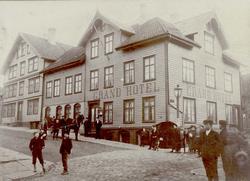 Fotografen C. W. T. Monrad