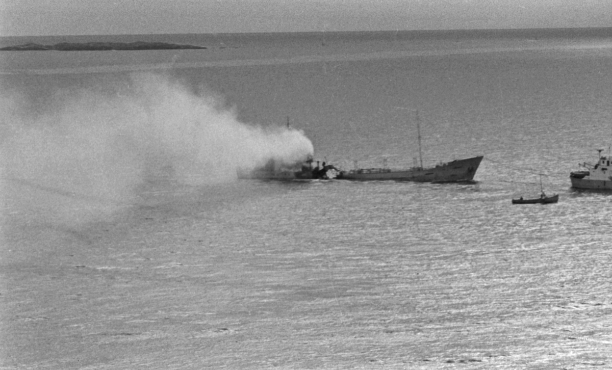 Makuroi - Eksplosjon - 16/6-1972. Flyfoto.