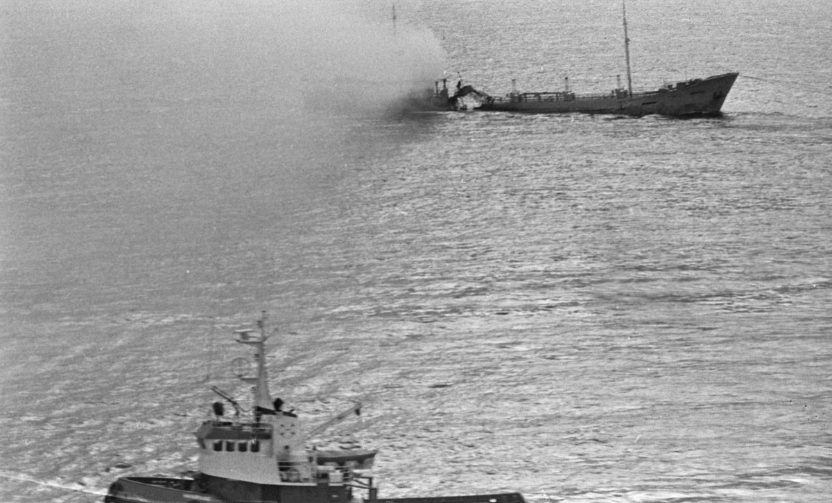 Makuroi - Eksplosjon - 16/6-1972. Flyfoto.