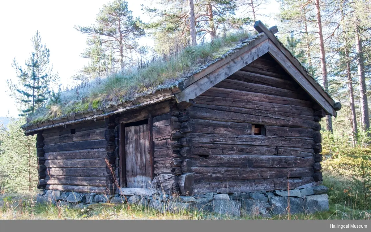 Stølsbu fra Nedre Kløkk, støl til Medhus i Holet