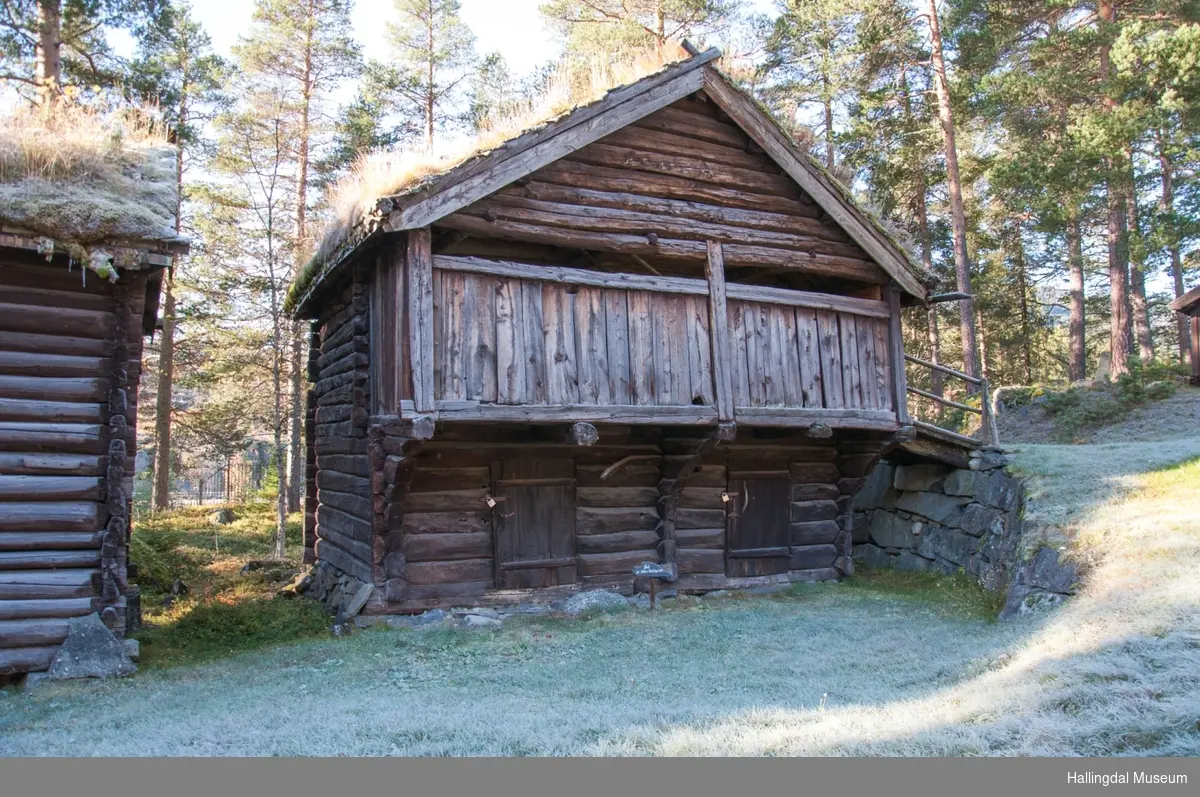 Staller med trev fra Dalen i Hovet