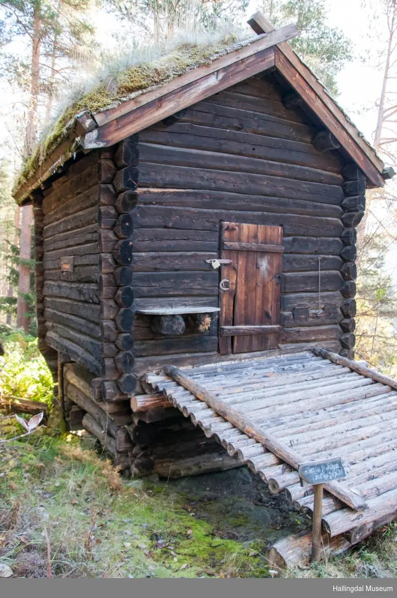 Kvernhus stod i Bergsån og hørte til Nestegard i Hovet