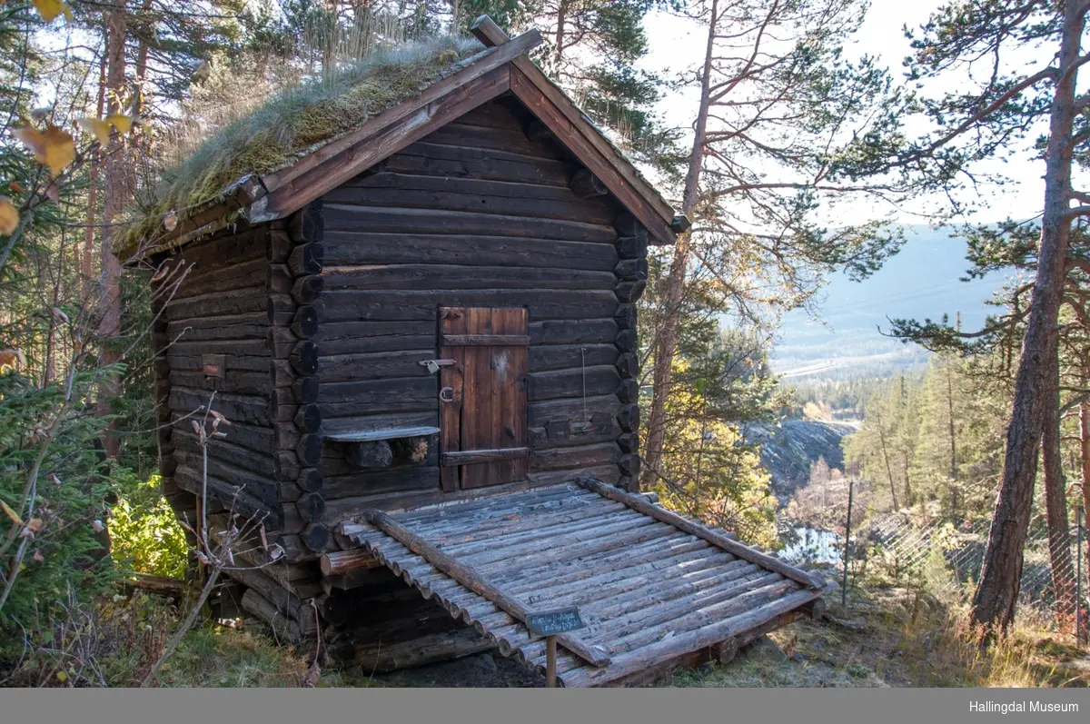 Kvernhus stod i Bergsån og hørte til Nestegard i Hovet