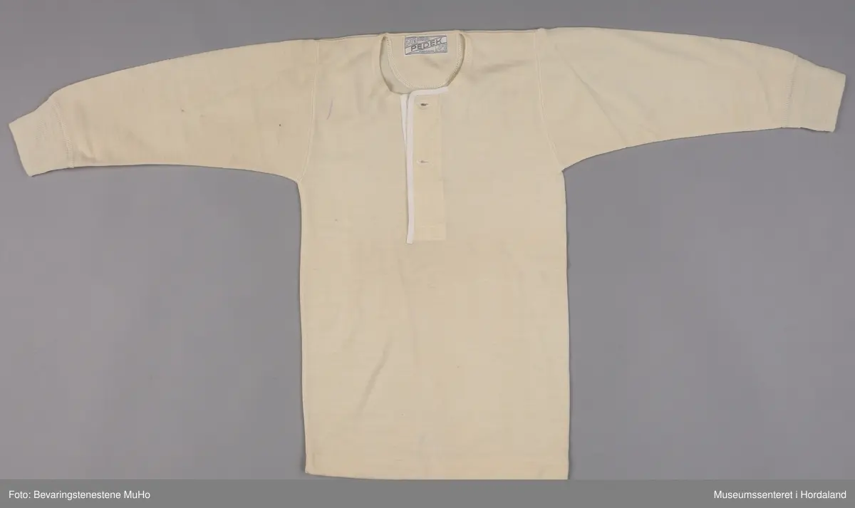 Lagarma Pedek ullundertrøye, str. 8.