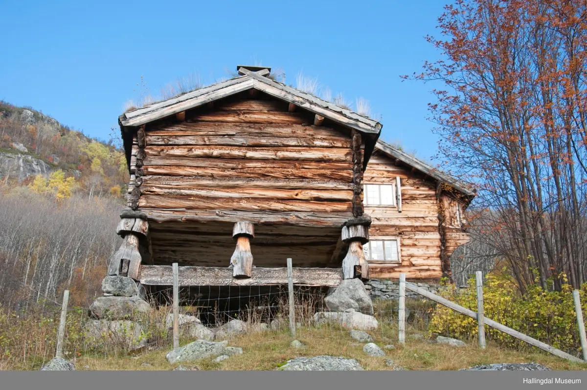 Stolphus i øvre Døkki, Dokken gård i Sudndalen
