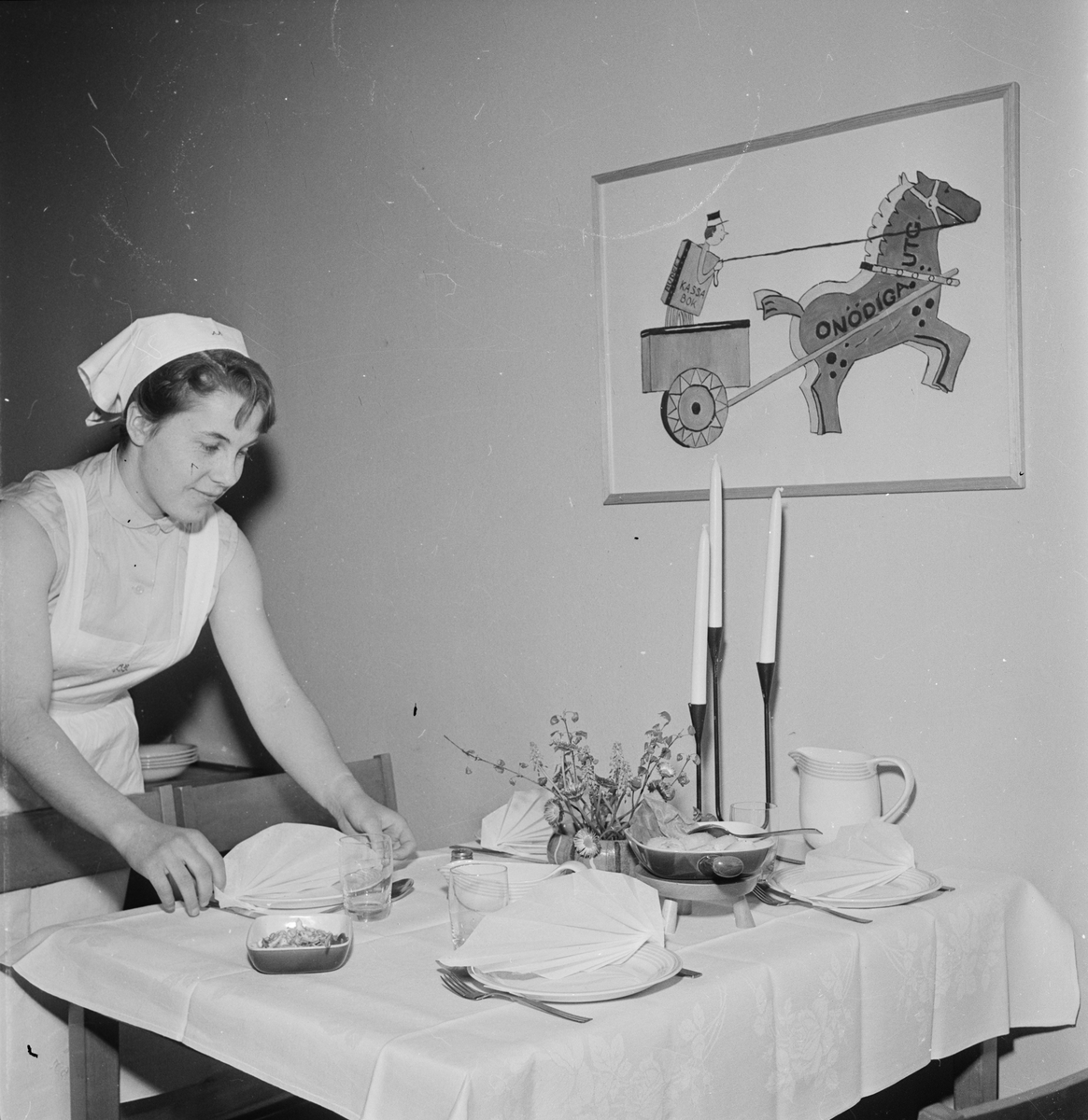 Praktiska mellanskolan - examen i skolkök, Uppsala, 1956