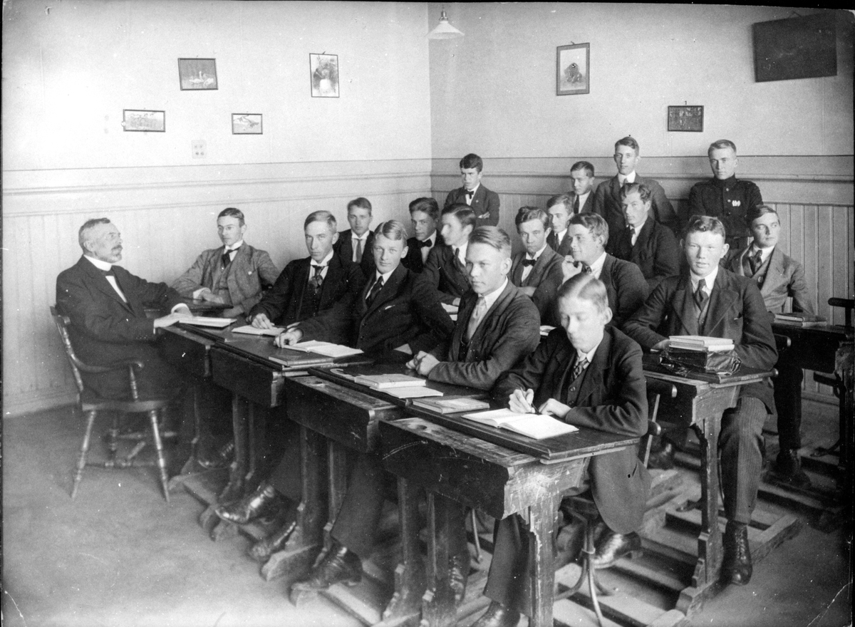 Lektor Elof Dahmén, ca 1920. Ring LIV. För Gamla Hstd.