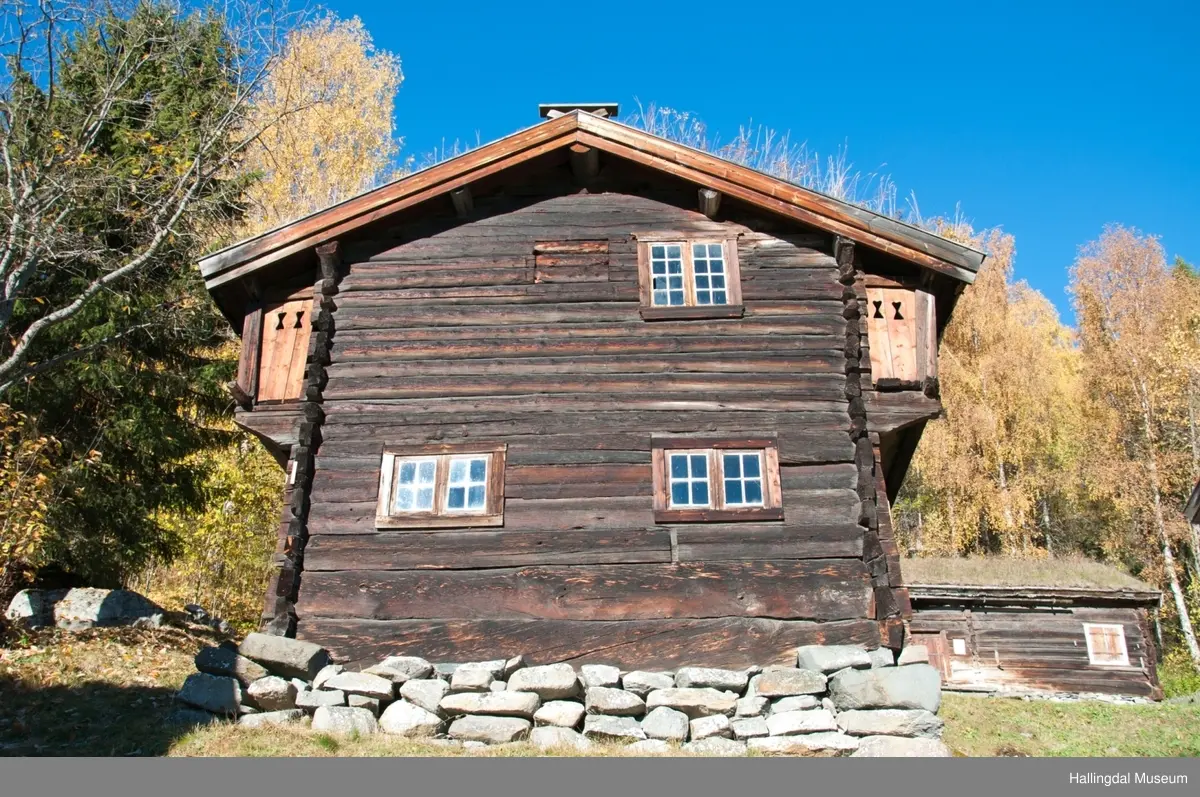 Loftstue fra Jøto Noss på Ål Bygdamuseum, Leksvol