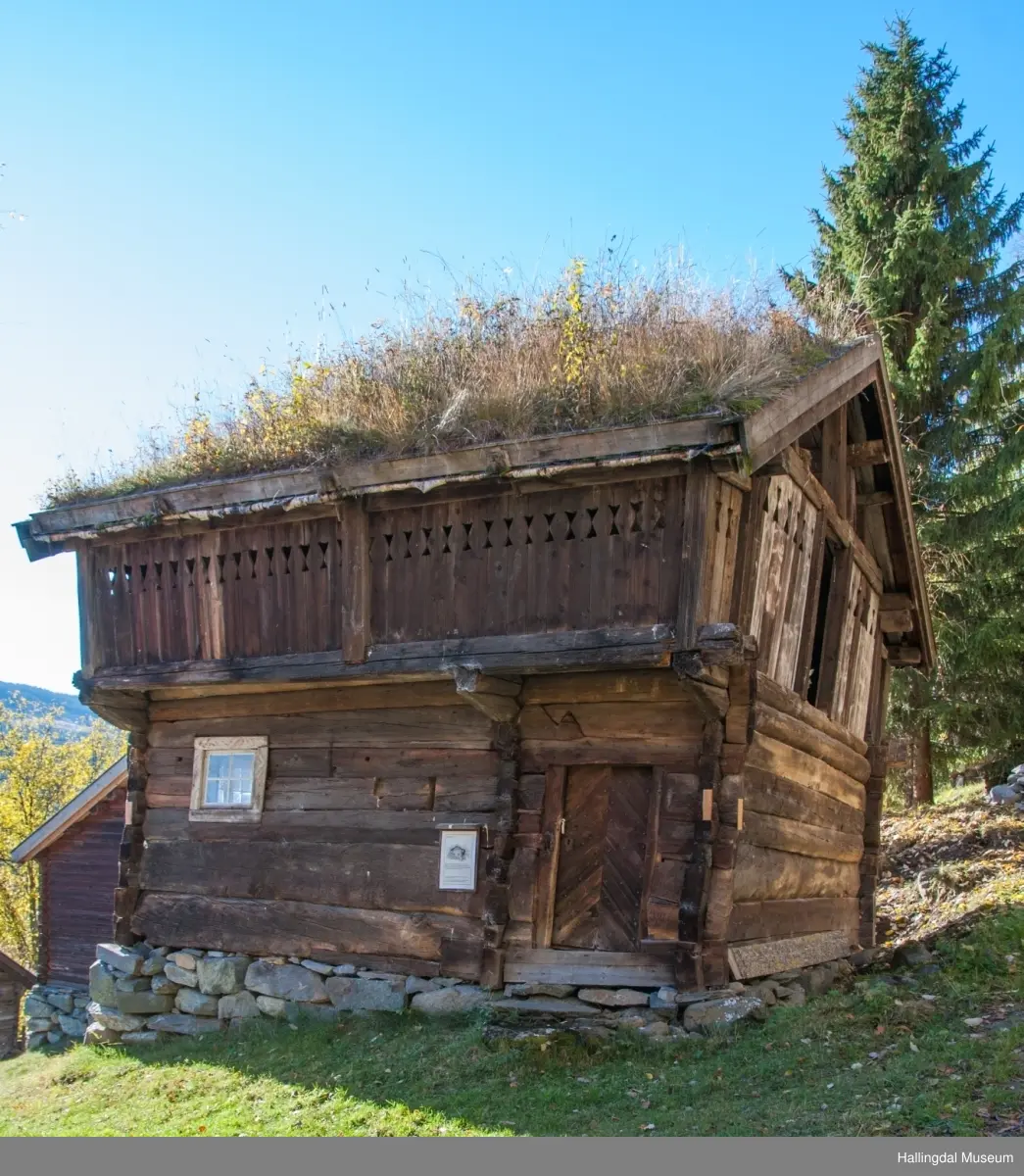 Loftstue fra Jøto Noss på Ål Bygdamuseum, Leksvol