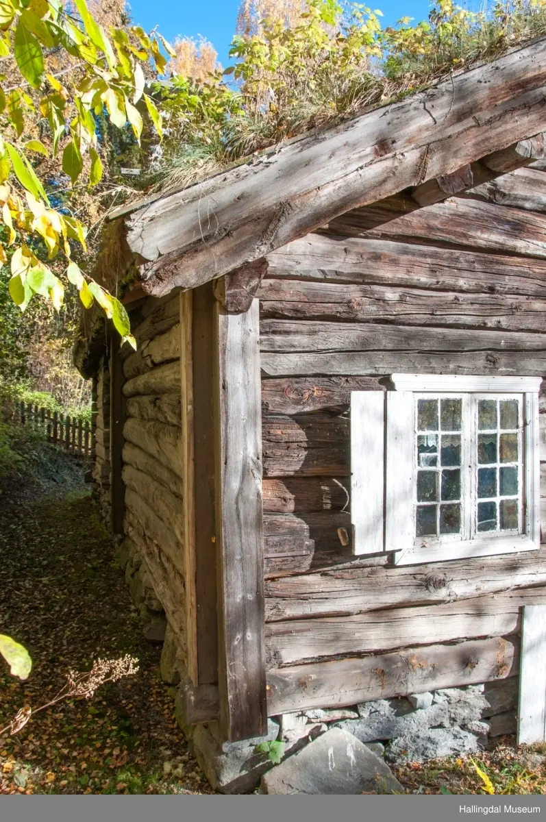 Stugu fra Settungsgard i Søre Vats på Ål Bygdamuseum, Leksvol